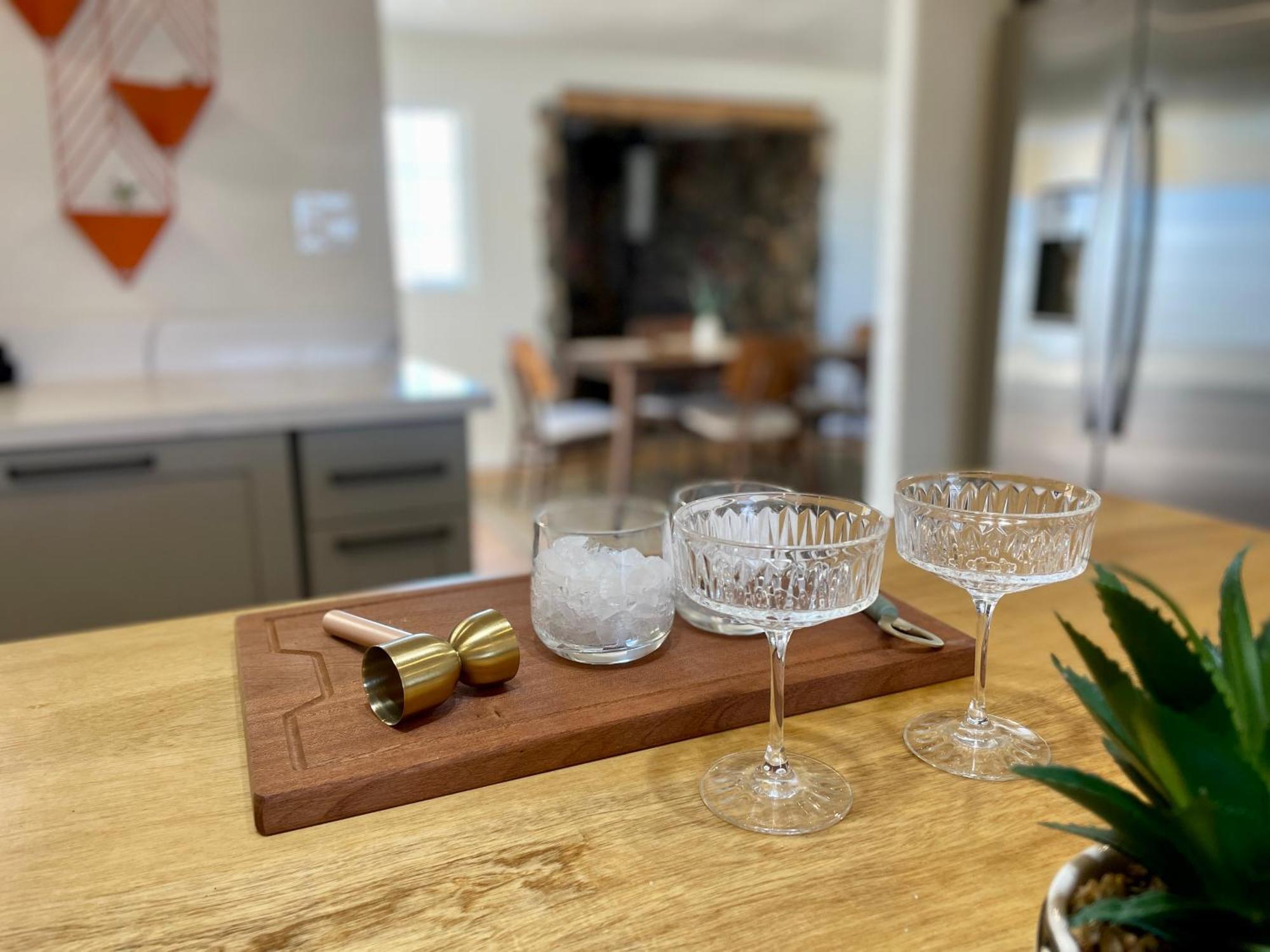 Twin Palms Desert Getaway - Jacuzzi, Fire Pit, Meditation Room & More Joshua Tree Bagian luar foto