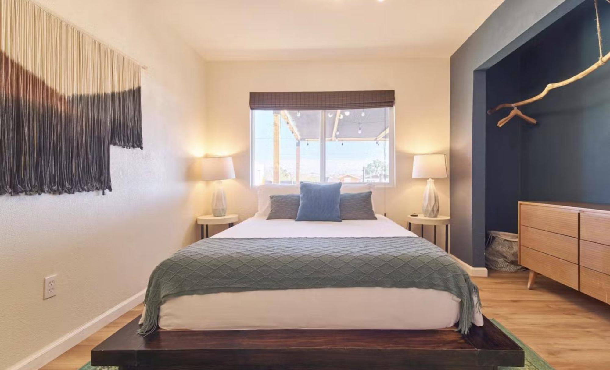 Twin Palms Desert Getaway - Jacuzzi, Fire Pit, Meditation Room & More Joshua Tree Bagian luar foto